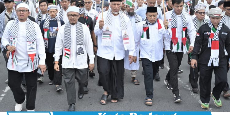 Gubernur Sumbar Bersama Puluhan Ribu Massa Ikuti Aksi Solidaritas Sumbar Bersama Palestina
