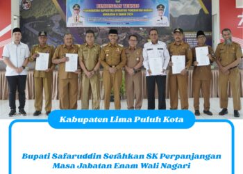 Bupati Safaruddin Serahkan SK Perpanjangan Masa Jabatan Enam Wali Nagari
