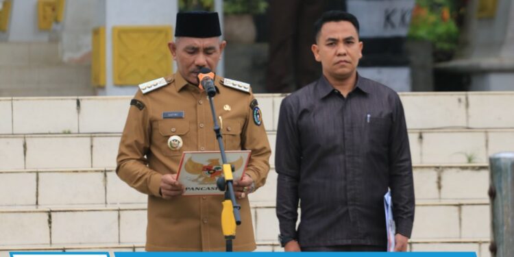 Hari Pertama Bertugas, Bupati Safni Sikumbang Pimpin Apel Gabungan ASN Lima Puluh Kota