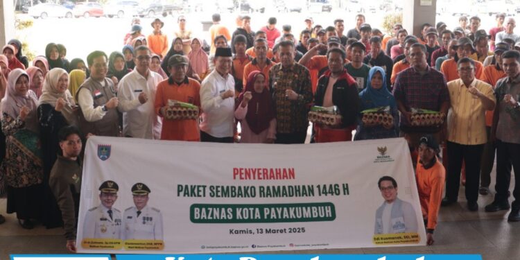 Wali Kota Payakumbuh Serahkan Ribuan Paket Ramadhan Baznas untuk Warga