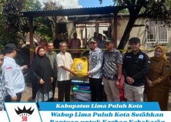 Wabup Lima Puluh Kota Serahkan Bantuan untuk Korban Kebakaran di Mungka