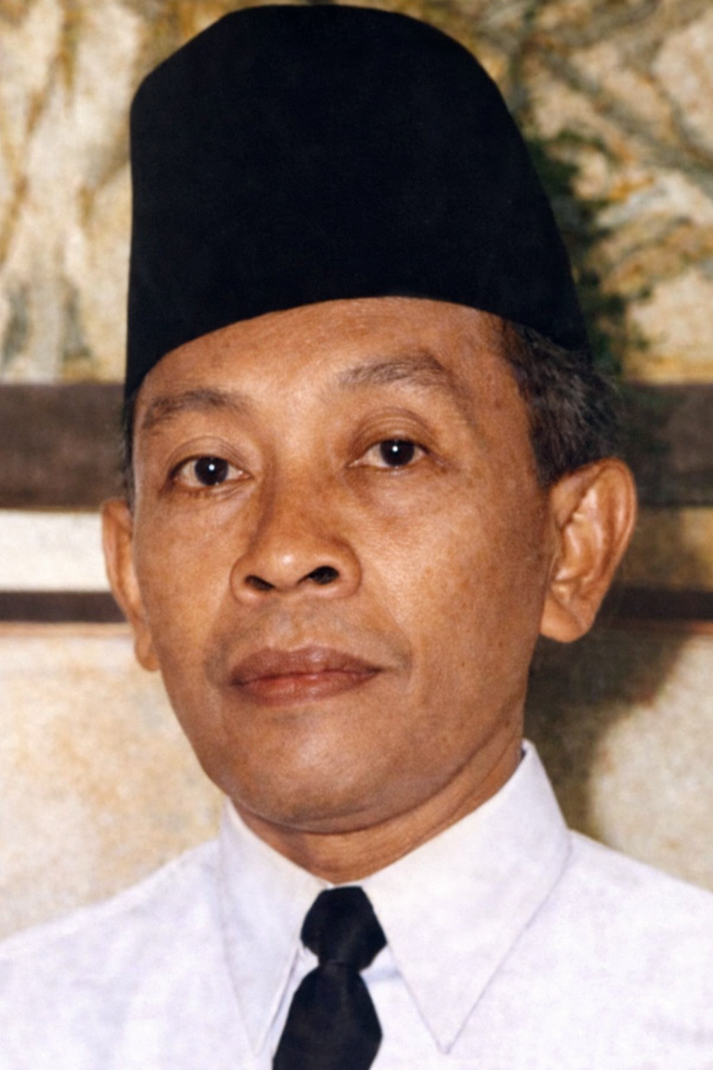 Mr. Assaat Datuk MudoPemangku Sementara Jabatan Presiden Republik Indonesia pada periode 27 Desember 1949 hingga 15 Agustus 1950