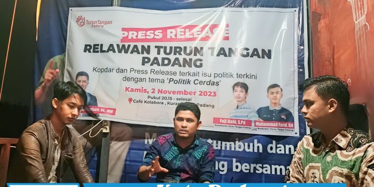 Soal Isu Politik Terkini, Relawan Turun Tangan Padang, Ajak Masyarakat Cerdas Memilih